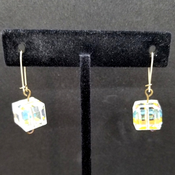 Aurora borealis glass crystal earrings - Picture 3 of 7